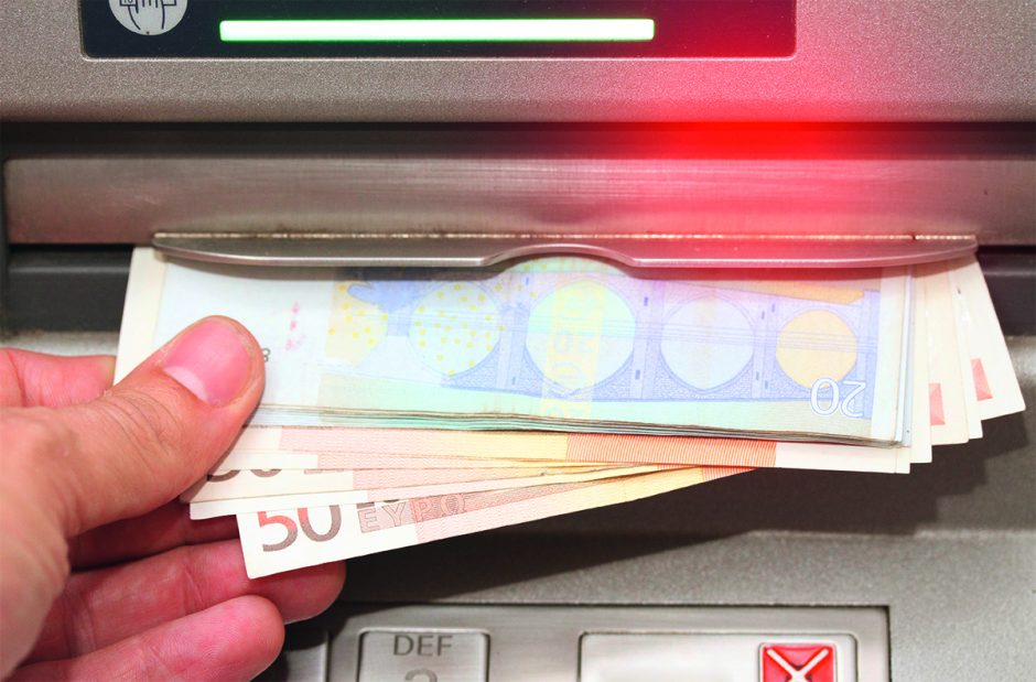 Coronavirus: Kann ich mich am Geldautomaten anstecken?